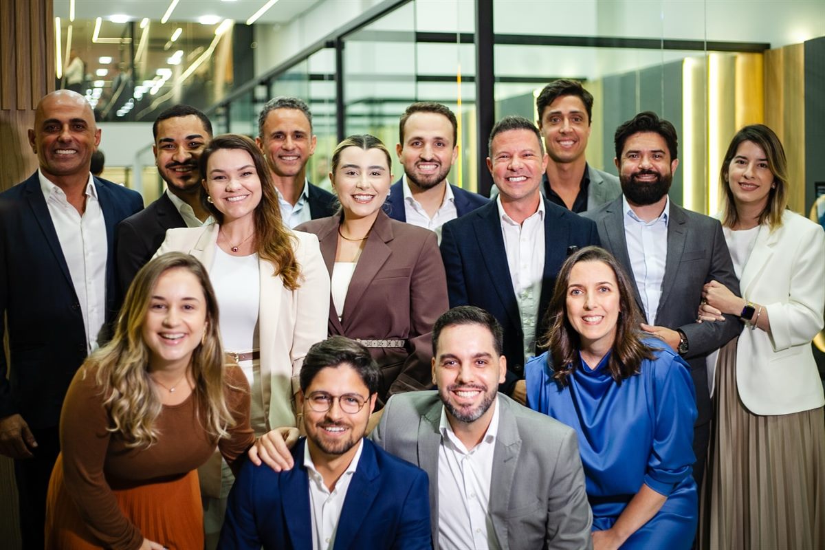 Equipe Ademicon de Campinas reunida no salão de atendimento